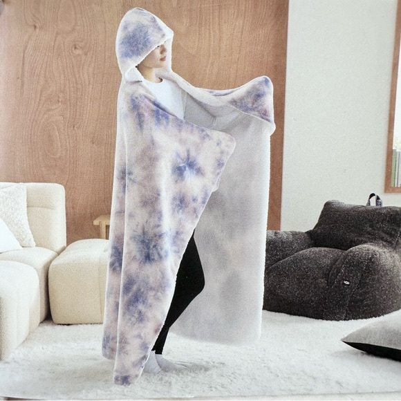 UGG Bedding Ugg Avery Tie Dye Sherpa Soft Cozy Plush Adult Hooded